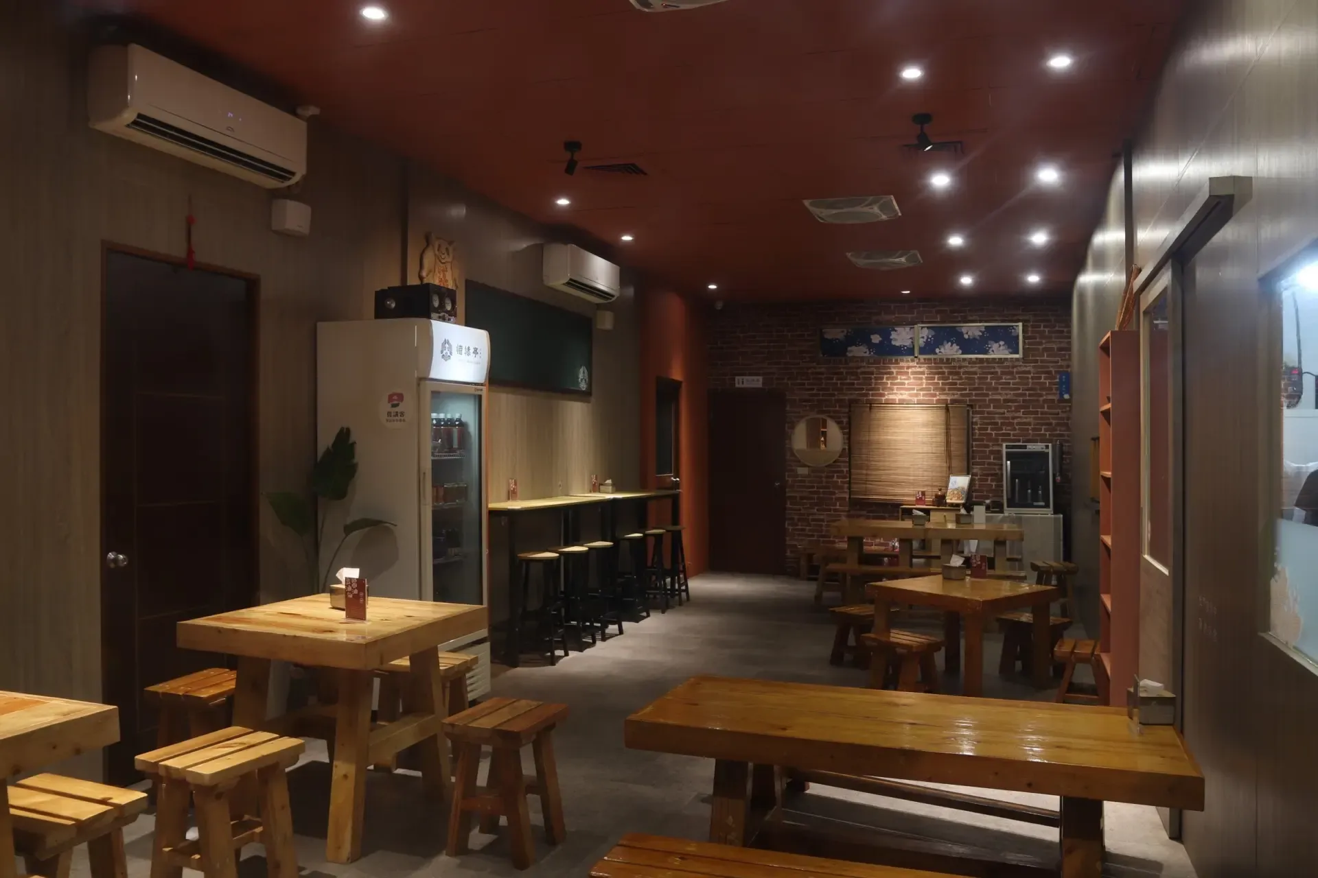 惜緣亭－米販部溫暖樸實的店內用餐空間